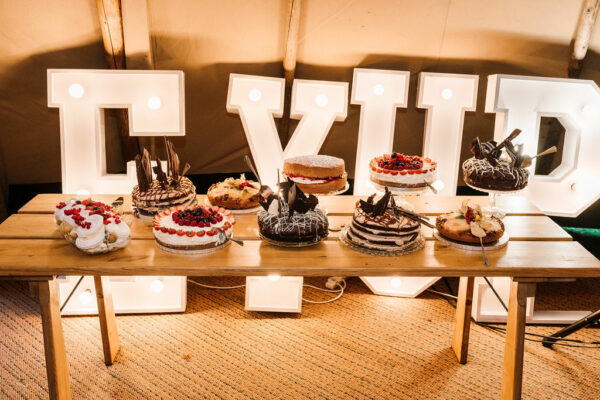 tipi wedding - dessert table - wedding cakes