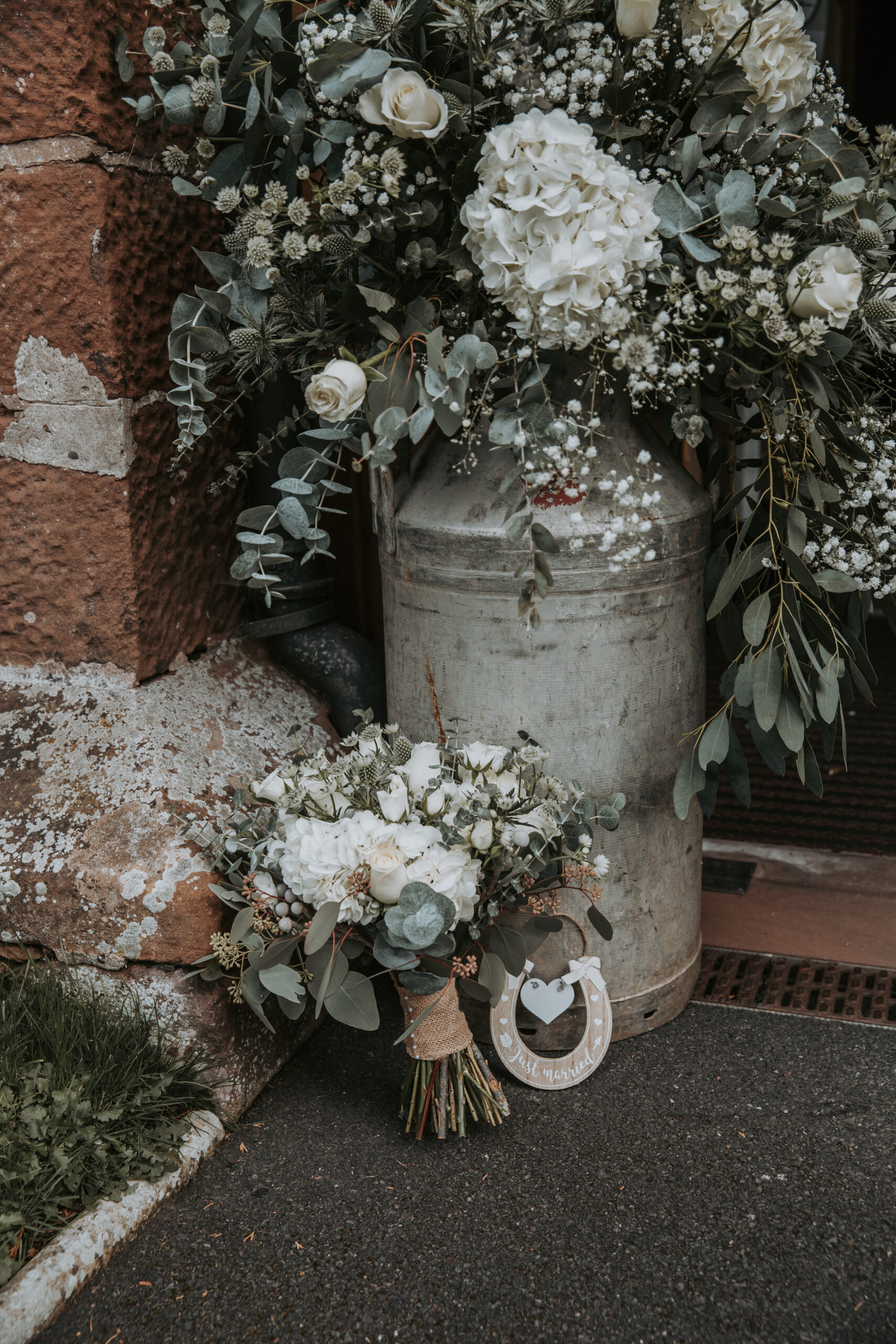 Wedding florist - wedding flowers - wedding bouquet