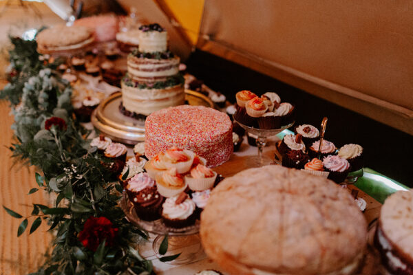 Tipi wedding buffet - cake table - dessert table